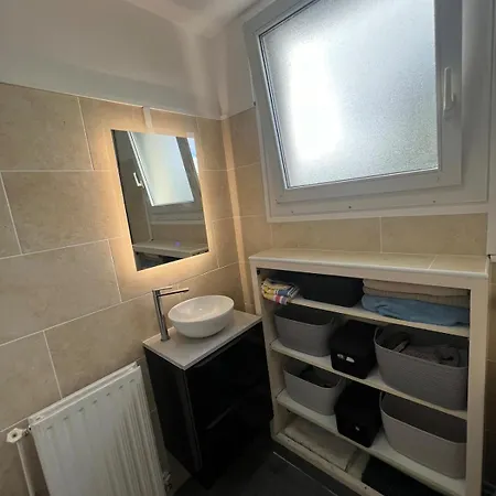 Apartment Charming T2- In *